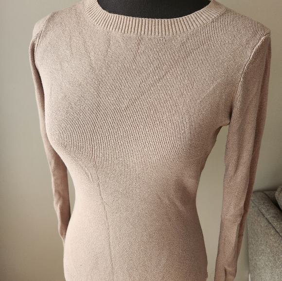 Express Sweater - Picture 3 of 7